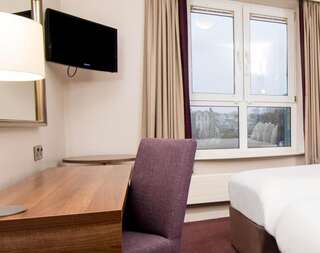 Отель Jurys Inn Galway Голуэй Стандартный двухместный номер с 2 отдельными кроватями-7